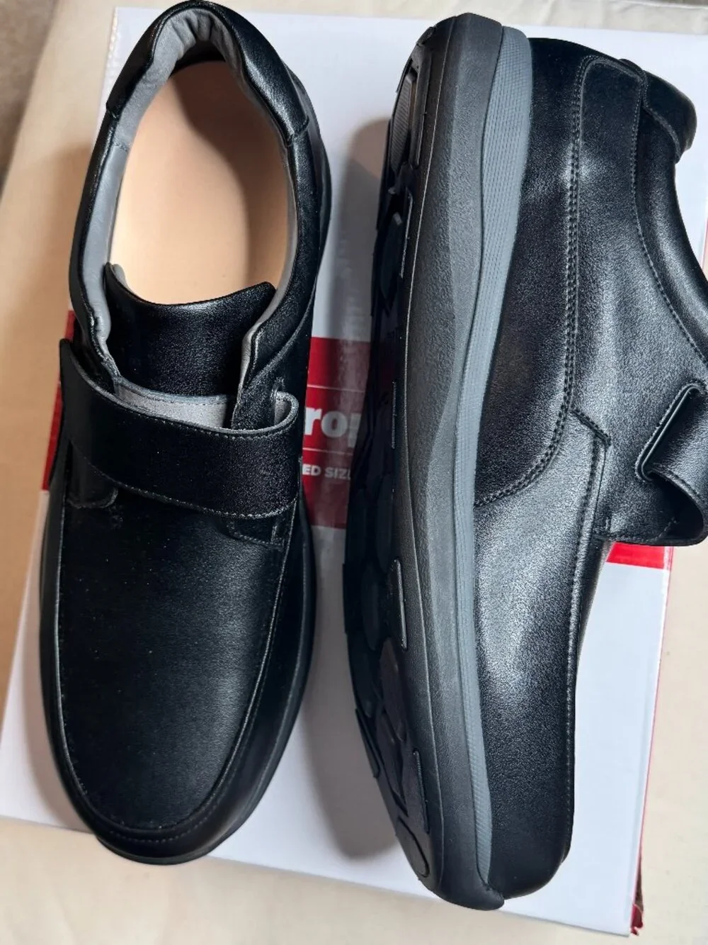 New w/Box Size 14 Propet Parker Men's Leather Loafer – Black